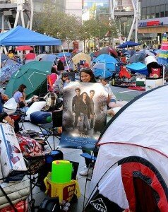  Сумеречная сага: "Затменемания" наступила, сумеречные фанаты разбили лагерь в ожидании лос-анджелесской премьеры